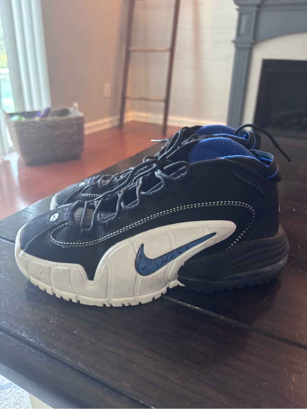 Penny Hardaway V1 Nike Kids Black and Blue Sneakers with White Midsole